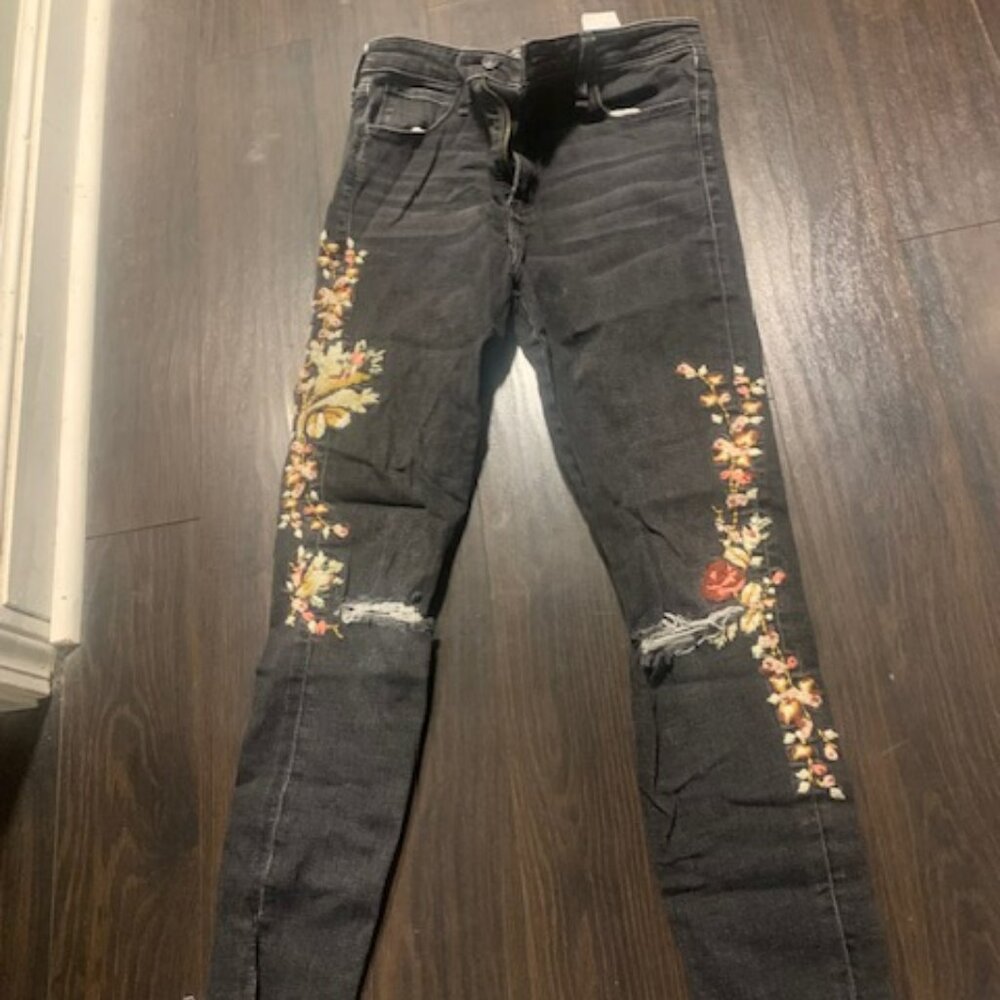 Abercrombie & Fitch Simone High Rise Ankle Embroidered Jeans Category: Women’s /